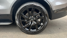 Land Rover Discovery 3.0 D300 Dynamic SE 5dr Auto Diesel Station Wagon